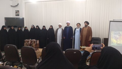 تصاویر/ مراسم تجلیل از مقام شامخ استاد در مدرسه علمیه خواهران خورموج