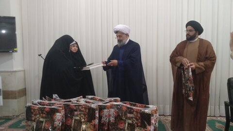 تصاویر/ مراسم تجلیل از مقام شامخ استاد در مدرسه علمیه خواهران خورموج