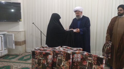 تصاویر/ مراسم تجلیل از مقام شامخ استاد در مدرسه علمیه خواهران خورموج