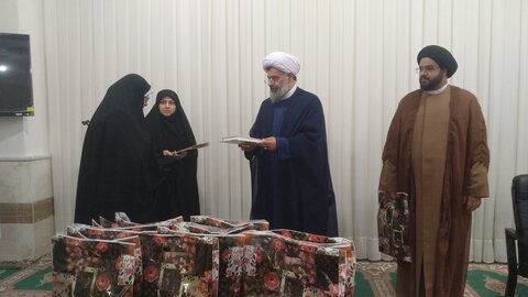 تصاویر/ مراسم تجلیل از مقام شامخ استاد در مدرسه علمیه خواهران خورموج