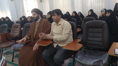 تصاویر/ مراسم تجلیل از مقام شامخ استاد در مدرسه علمیه خواهران خورموج