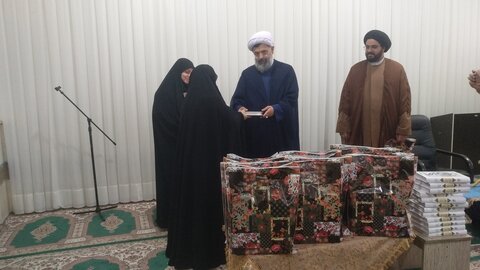 تصاویر/ مراسم تجلیل از مقام شامخ استاد در مدرسه علمیه خواهران خورموج