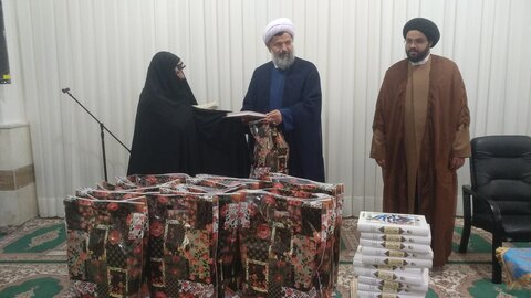 تصاویر/ مراسم تجلیل از مقام شامخ استاد در مدرسه علمیه خواهران خورموج