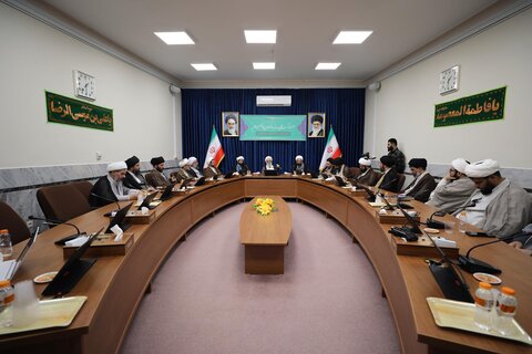 سومین جلسه از «سلسله نشست‌های اساتید و فضلای جوان حوزه علمیه» با موضوع «نقش آفرینی در عرصه راهبری و سیاستگذاری»