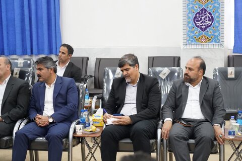 تصاویر دیدار رئیس سازمان حفاظت محیط زیست با نماینده ولی فقیه در لرستان