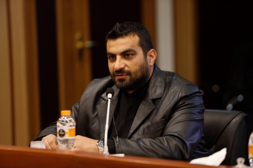 تولید محصولات پژوهشی مبتنی بر هوش مصنوعی از تفسیر تسنیم در بنیاد اسراء