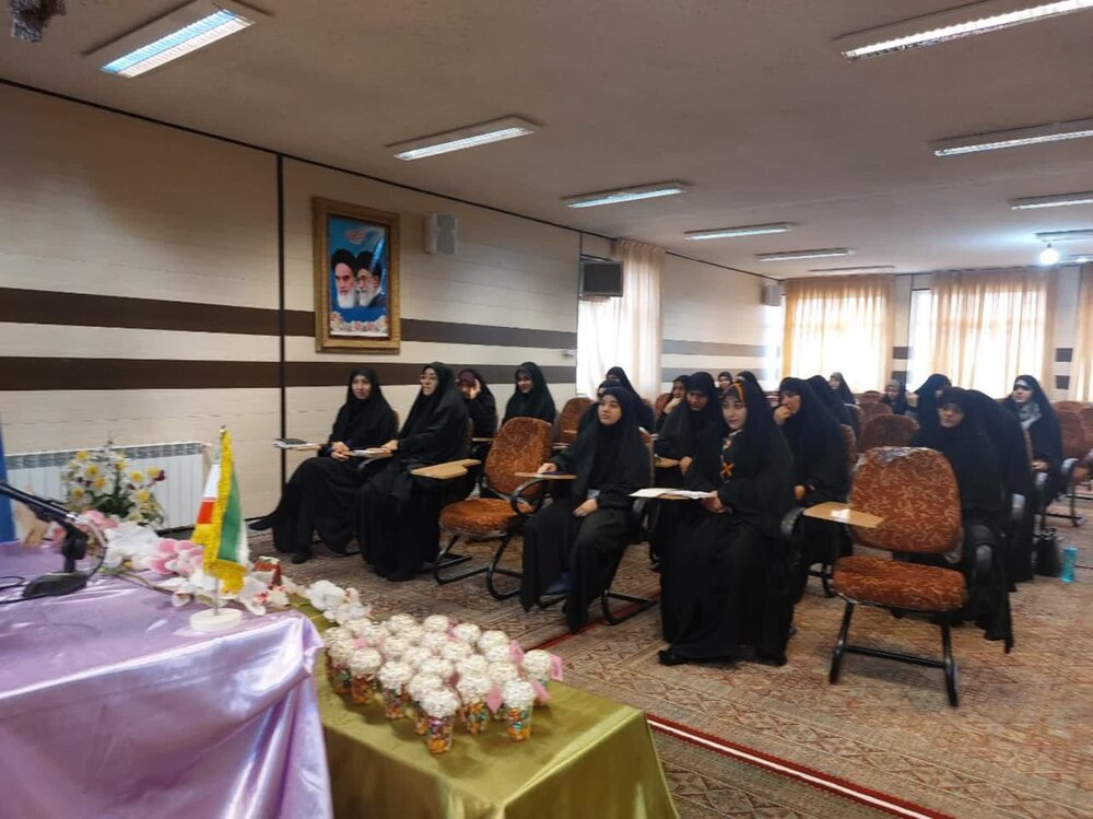 کلیپ| جشن میلاد حضرت معصومه(س) در مدرسه علمیه فاطمة الزهرا(س) اراک