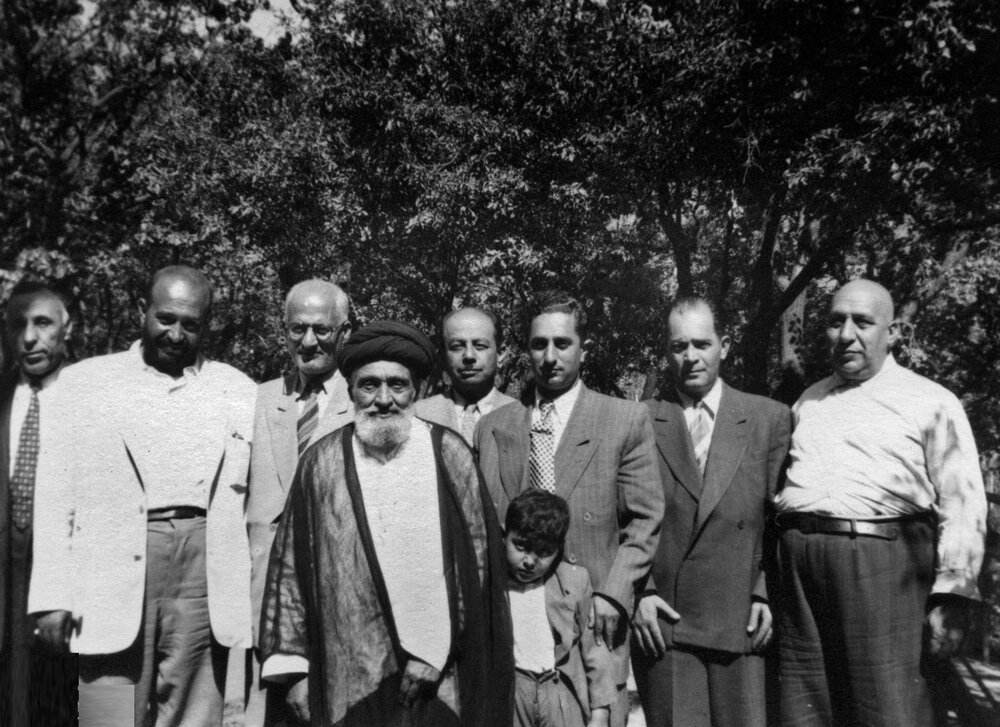 نقش حوزه علمیه و آیتالله کاشانی در ملی شدن صنعت نفت ایران نقش حوزه علمیه و آیتالله کاشانی در ملی شدن صنعت نفت ایران 2 نقش حوزه علمیه و آیتالله کاشانی در ملی شدن صنعت نفت ایران