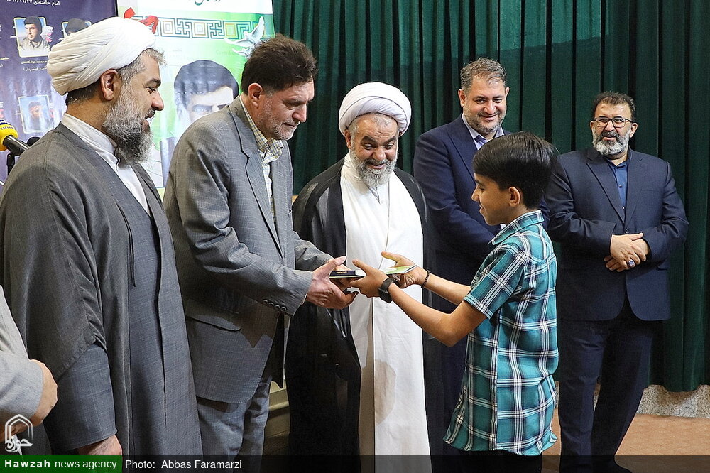 گرامیداشت شهدای رسانه استان قم / تقدیر از برگزیدگان رویدادهای رسانه‌ای «میثاق» و «سرباز مقاومت» + عکس