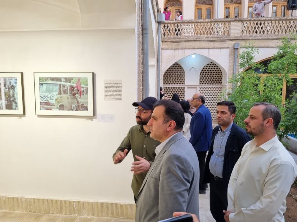 افتتاح نگارخانه خبرنگار فقید استاد مرتضی شریف در کاشان