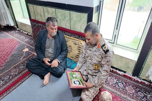 خانواده‌های شهدا ولی‌نعمت ما هستند