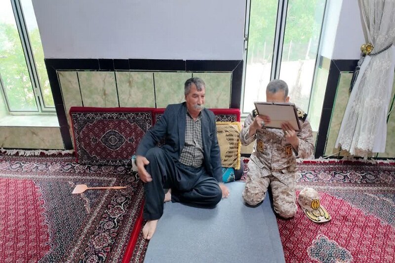 خانوادههای شهدا ولینعمت ما هستند