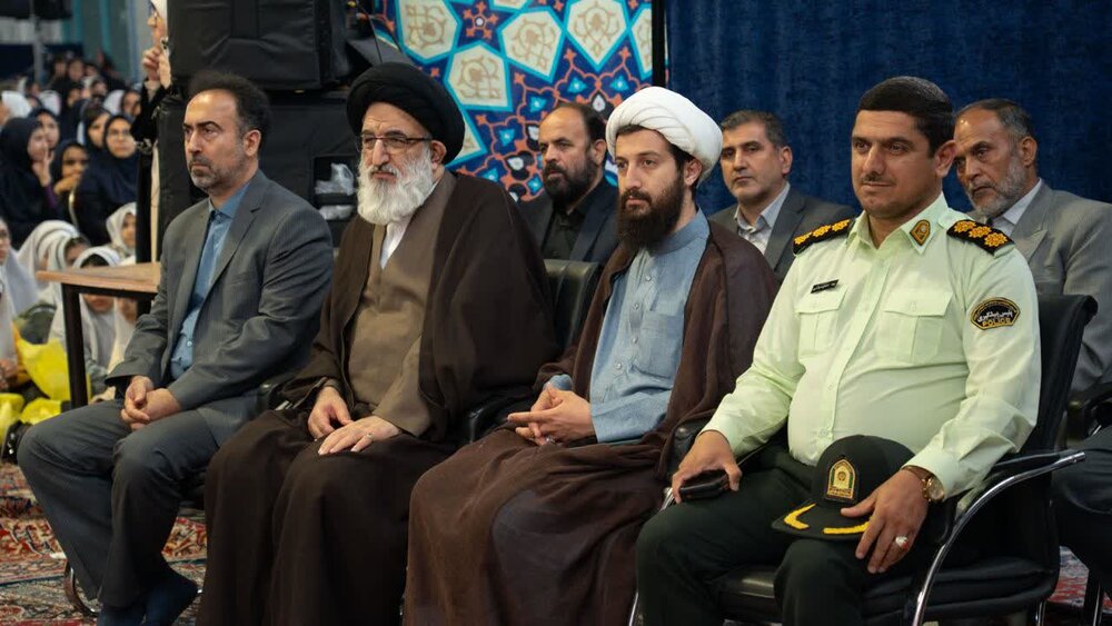 تصاویر| اجتماع ۳۰۰۰ نفری معصومه‌ها در کرج به مناسبت میلاد حضرت معصومه (س)