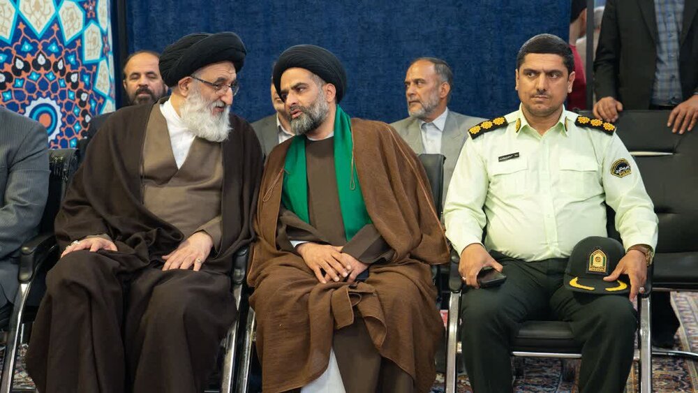 تصاویر| اجتماع ۳۰۰۰ نفری معصومه‌ها در کرج به مناسبت میلاد حضرت معصومه (س)