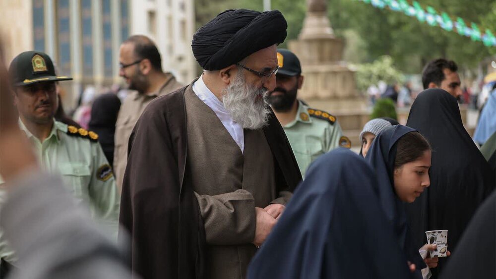 تصاویر| اجتماع ۳۰۰۰ نفری معصومه‌ها در کرج به مناسبت میلاد حضرت معصومه (س)