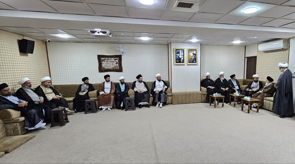  هیئت نمایندگی آیت‌الله العظمی نجفی حادثه بندر شهید رجایی را تسلیت گفت