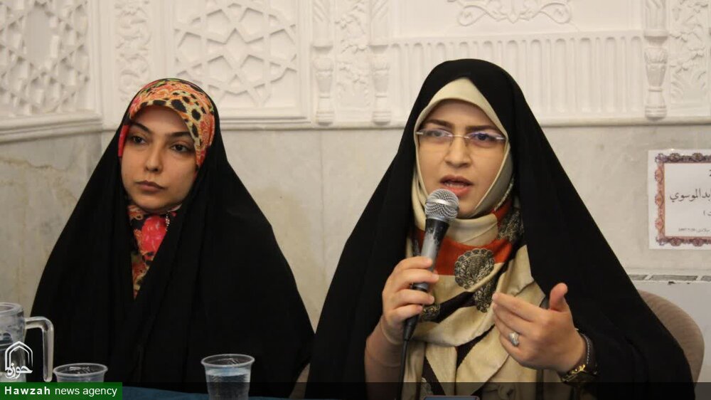 برگزاری محفل شعر «ایوان» در مقبره بانو پروین اعتصامی