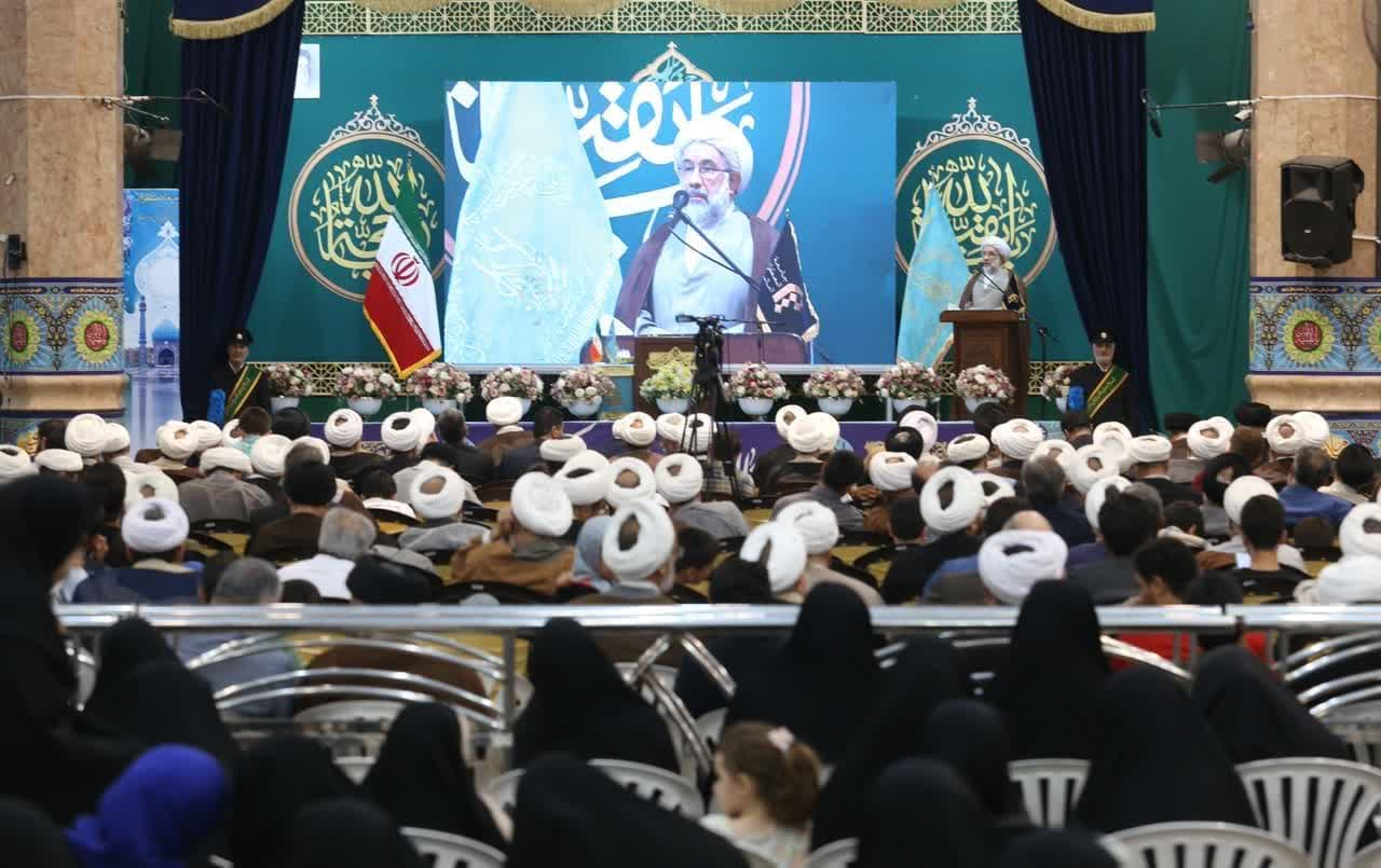 فراگیران المصطفی مشعل های فروزان نشر توحید و عدالت در جهان هستند
