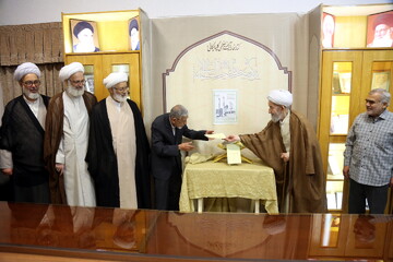 تصاویر/ مراسم رونمایی از کتاب تازه‌یاب الرسالة الفاطمیة