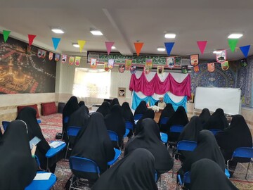 تصاویر/ نشست موسس و تولیت مدارس علمیه خواهران و برادران نورآباد با خواهران مدرسه ریحانه الرسول(س)شهرستان