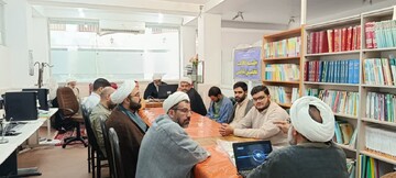 نشست علمی پژوهشی مدرسه علمیه امیرالمؤمنین(ع) آران و بیدگل برگزار شد