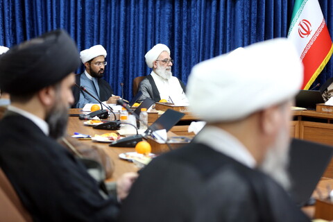 تصاویر/ سومین جلسه از سلسله نشست‌های اساتید و فضلای حوزه علمیه