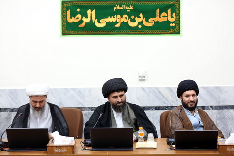 تصاویر/ سومین جلسه از سلسله نشست‌های اساتید و فضلای حوزه علمیه