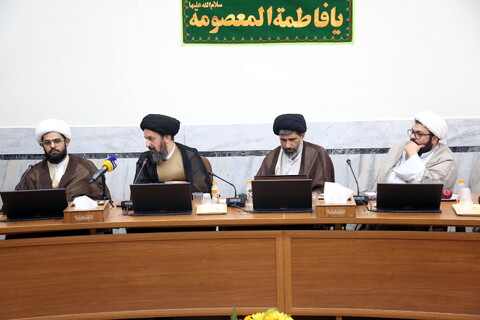 تصاویر/ سومین جلسه از سلسله نشست‌های اساتید و فضلای حوزه علمیه