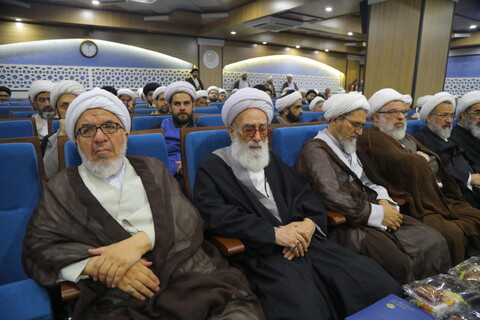 تصاویر / مراسم تجلیل از اساتید مجتمع آموزشی پژوهشی ائمه اطهار (ع) بمناسبت روز معلم