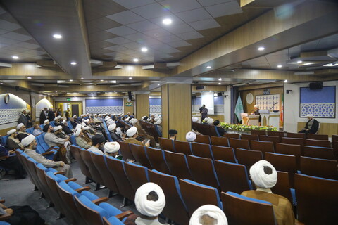 تصاویر / مراسم تجلیل از اساتید مجتمع آموزشی پژوهشی ائمه اطهار (ع) بمناسبت روز معلم