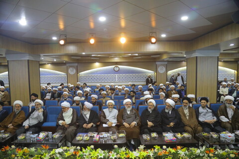 تصاویر / مراسم تجلیل از اساتید مجتمع آموزشی پژوهشی ائمه اطهار (ع) بمناسبت روز معلم