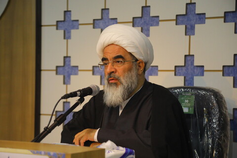 تصاویر / مراسم تجلیل از اساتید مجتمع آموزشی پژوهشی ائمه اطهار (ع) بمناسبت روز معلم