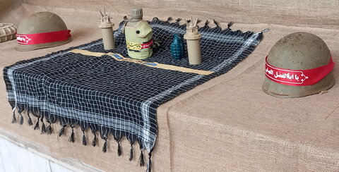 تصاویر/ برپایی یادمان شهدا در مدرسه علمیه آیت‌الله مدنی کاشانی(ره)