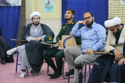 تصاویر/جلسه هم‌افزایی امنیت و بصیرتی و تعامل طلاب بسیجی با سپاه پاسداران