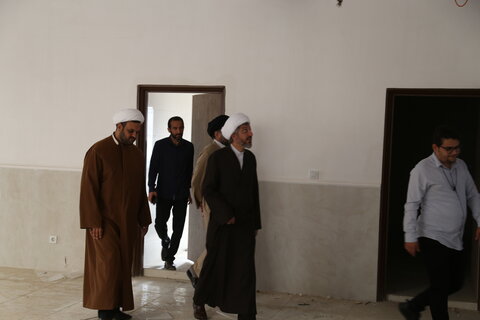 تصاویر/معاون منابع انسانی حوزه‌های علمیه کشور از پروژه‌های عمرانی حوزه علمیه خوزستان بازدید کرد