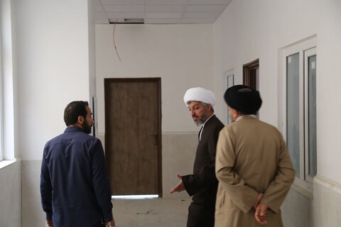 تصاویر/معاون منابع انسانی حوزه‌های علمیه کشور از پروژه‌های عمرانی حوزه علمیه خوزستان بازدید کرد