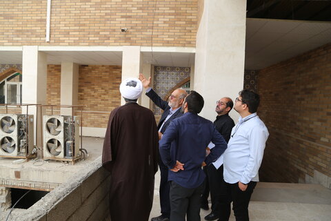 تصاویر/معاون منابع انسانی حوزه‌های علمیه کشور از پروژه‌های عمرانی مدرسه علمیه الغدیر اهواز بازدید کرد