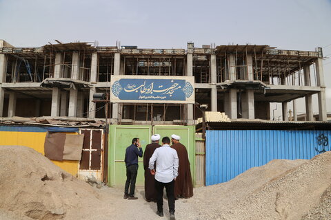 تصاویر/معاون منابع انسانی حوزه‌های علمیه کشور از پروژه‌های عمرانی مدرسه علمیه الغدیر اهواز بازدید کرد