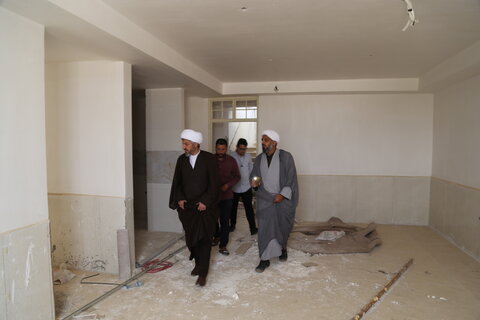 تصاویر/معاون منابع انسانی حوزه‌های علمیه کشور از پروژه‌های عمرانی مدرسه علمیه امام جعفرصادق(علیه السلام) الوان بازدید کرد