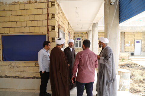 تصاویر/معاون منابع انسانی حوزه‌های علمیه کشور از پروژه‌های عمرانی مدرسه علمیه امام جعفرصادق(علیه السلام) الوان بازدید کرد