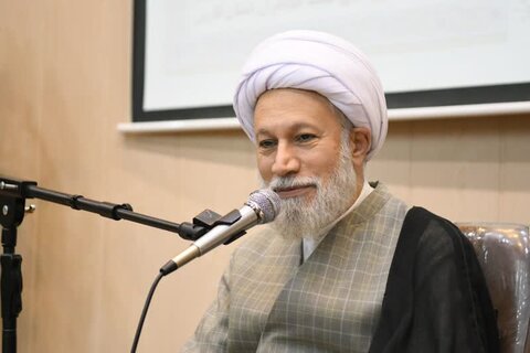 تصاویر| همایش تجلیل از اساتید حوزه علمیه خواهران فارس