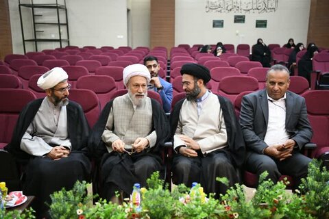 تصاویر| همایش تجلیل از اساتید حوزه علمیه خواهران فارس