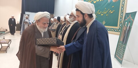 تصاویر/ تجلیل از استادان نمونه مدارس علمیه منطقه کاشان