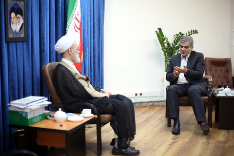 تصاویر/ دیدار مدیرعامل بانک مهر با آیت الله اعرافی