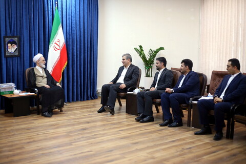 تصاویر/ دیدار مدیرعامل بانک مهر با آیت الله اعرافی