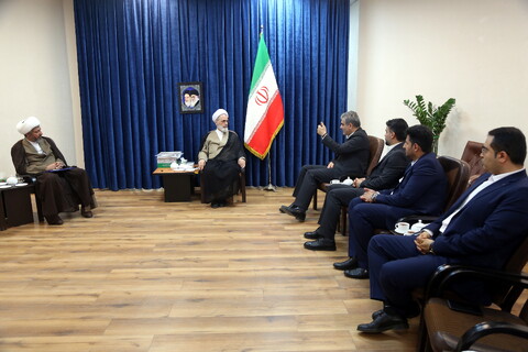 تصاویر/ دیدار مدیرعامل بانک مهر با آیت الله اعرافی