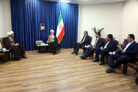 تصاویر/ دیدار مدیرعامل بانک مهر با آیت الله اعرافی