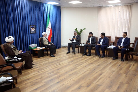 تصاویر/ دیدار مدیرعامل بانک مهر با آیت الله اعرافی