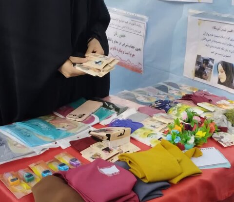 تصاویر/برگزاری عرفه عفاف و حجاب در شازند