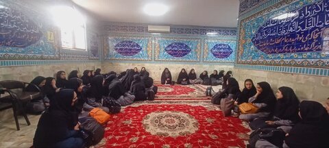 تصاویر/برگزاری پاتوق دخترانه به مناسبت دهه کرامت در ساوه